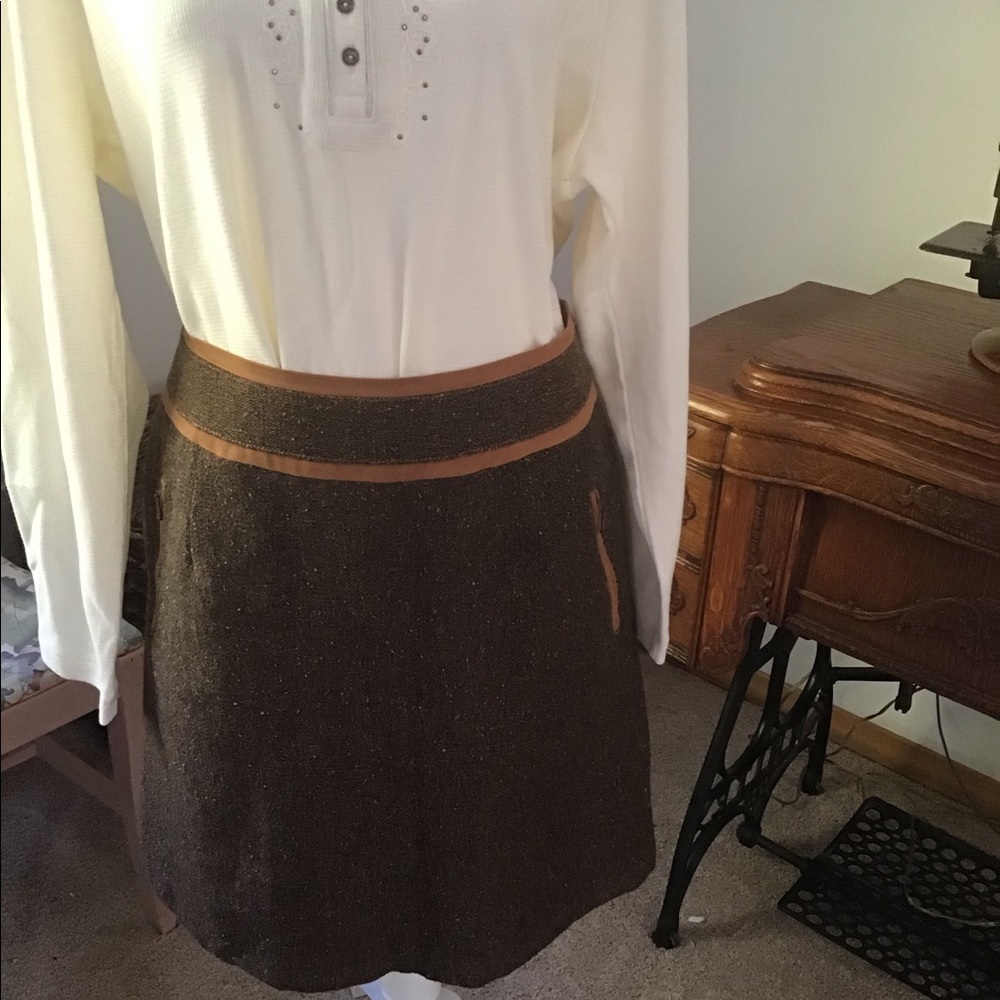 Super Cute Brown Tweed Short Skirt